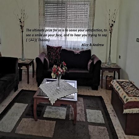 Alice & Andrew Apt. Few Steps To Madaba Old City Center Exterior foto