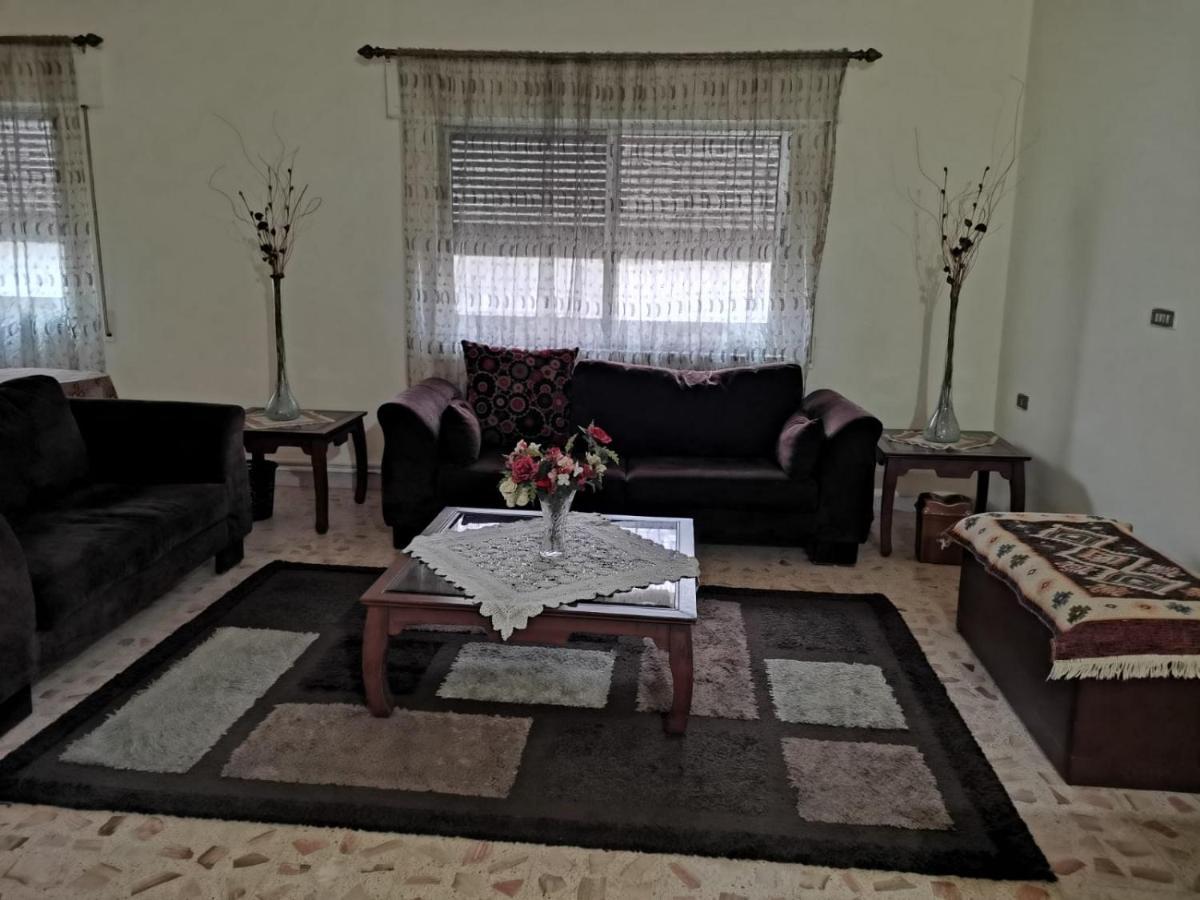 Alice & Andrew Apt. Few Steps To Madaba Old City Center Exterior foto