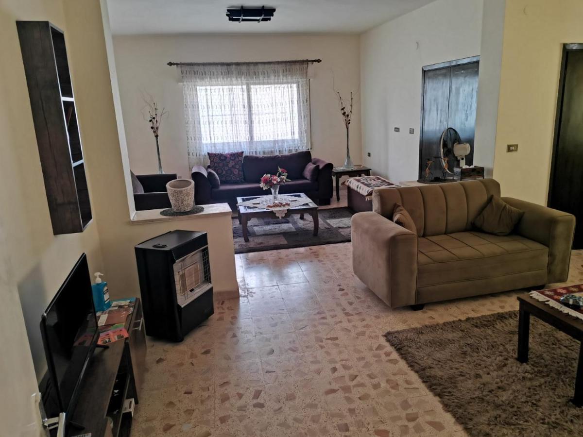 Alice & Andrew Apt. Few Steps To Madaba Old City Center Exterior foto